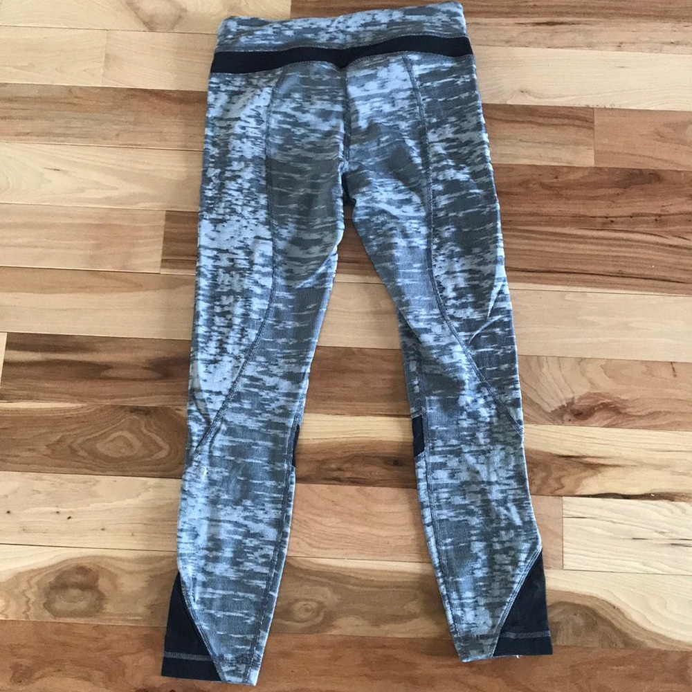 Lululemon Crops - Picture 3 of 4